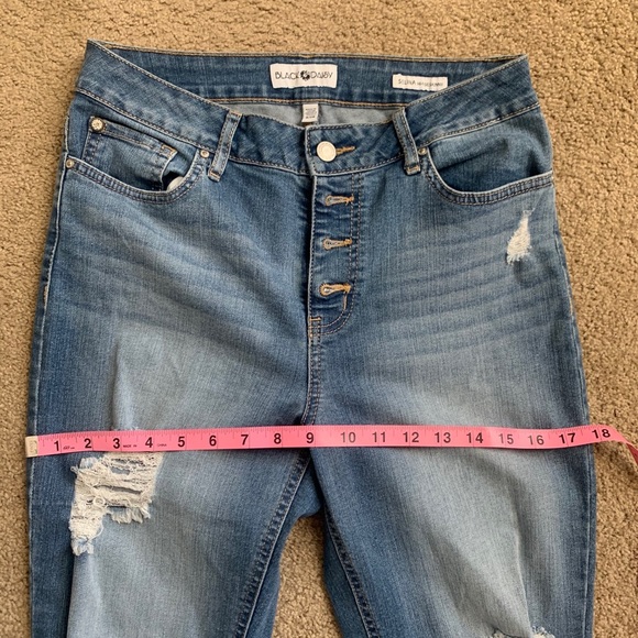 Distressed Jeans - Picture 3 of 8